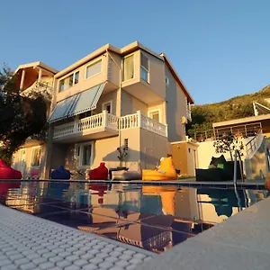 Gasthuis Elarad, Vlorë